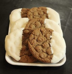 Molasses Crinkle Cookies